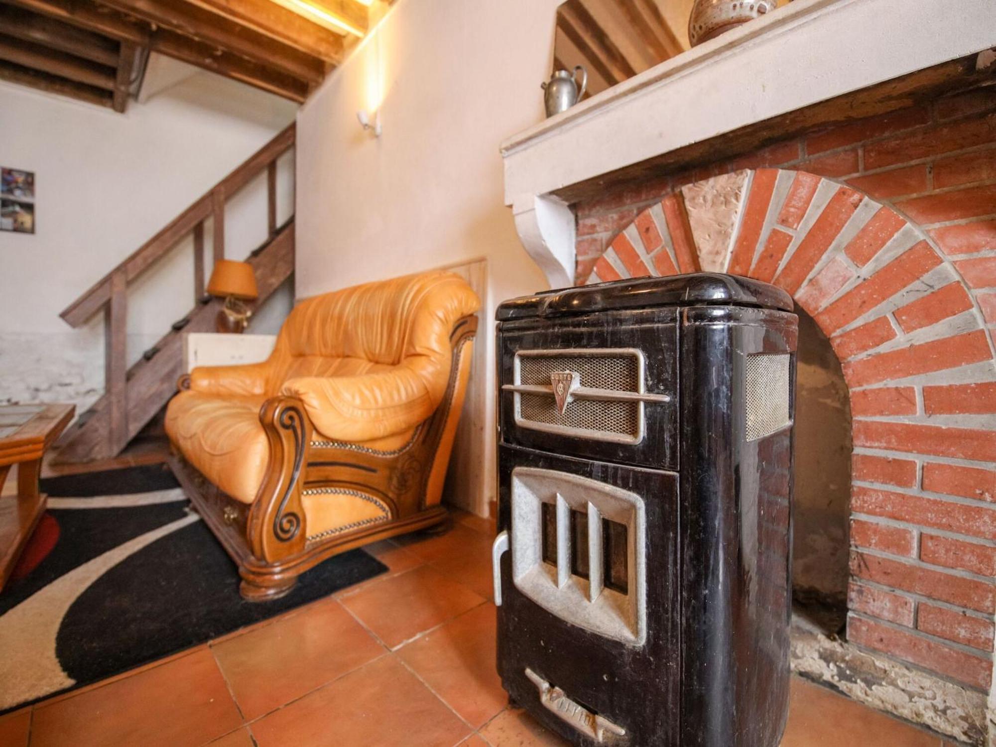 Traditional Holiday Home In Brinon Sur Beuvron Exterior photo