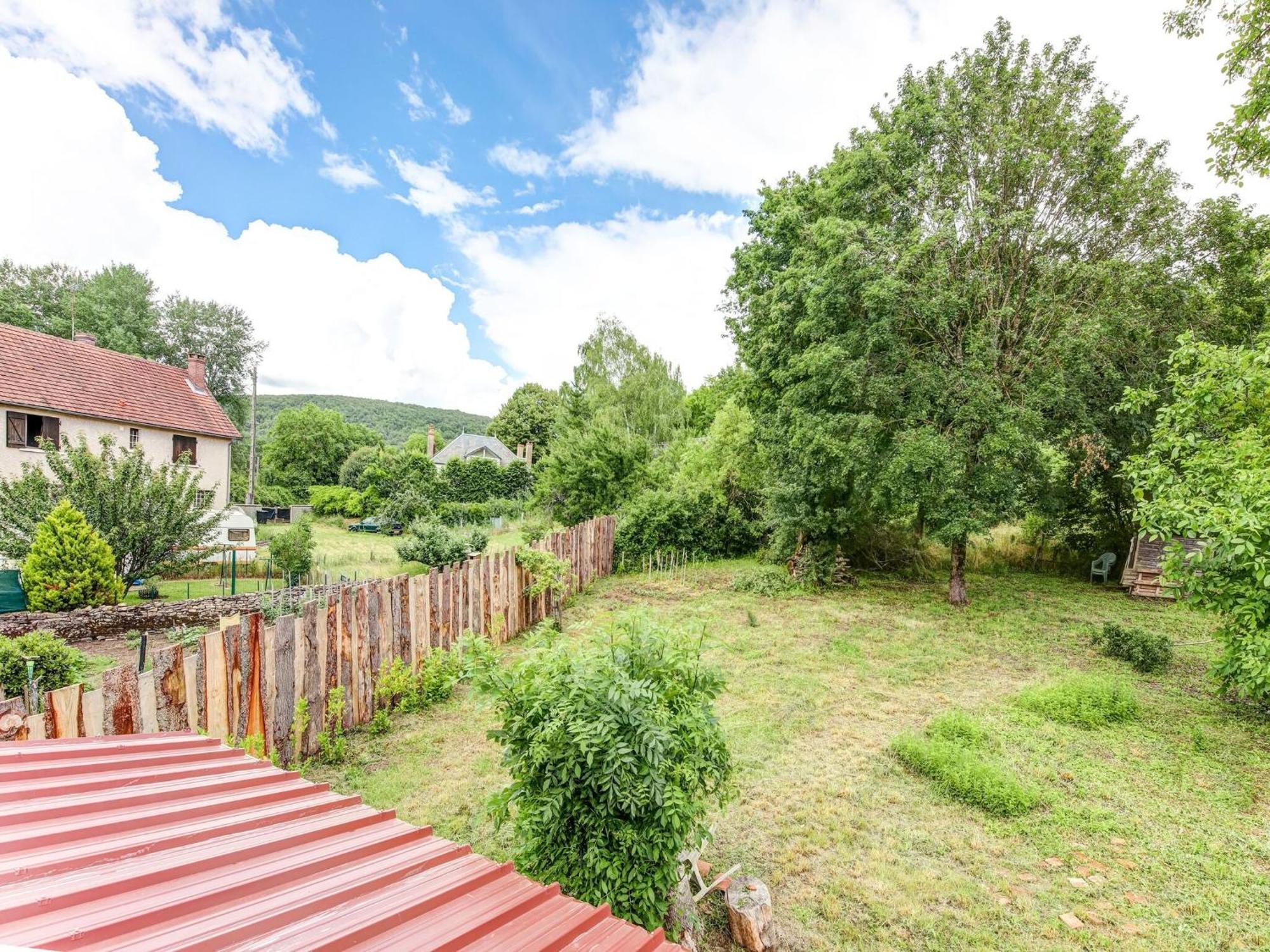 Traditional Holiday Home In Brinon Sur Beuvron Exterior photo