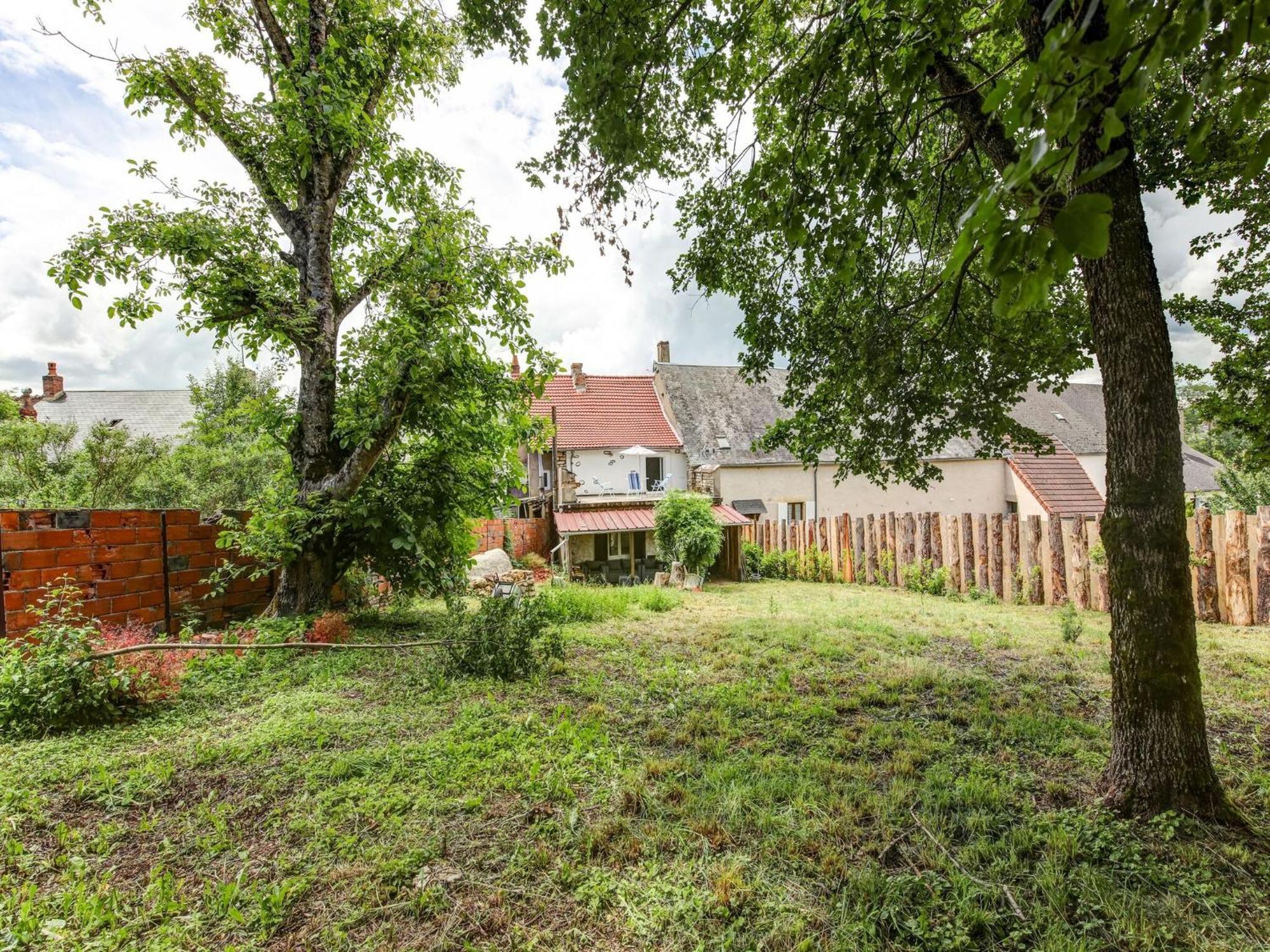 Traditional Holiday Home In Brinon Sur Beuvron Exterior photo